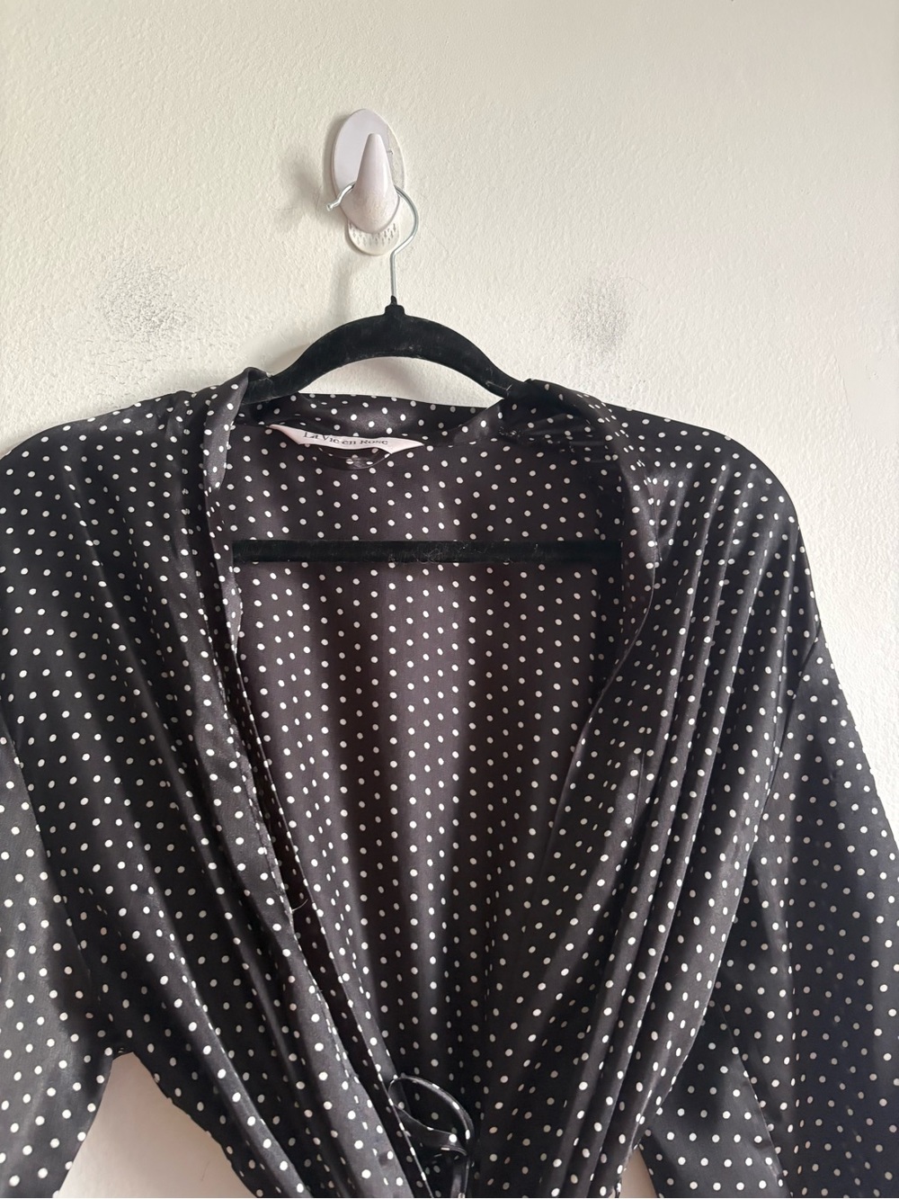 La Vie En Rose Sz S-M Black Satin Polka Dots Belted Robe - Picture 2 of 8